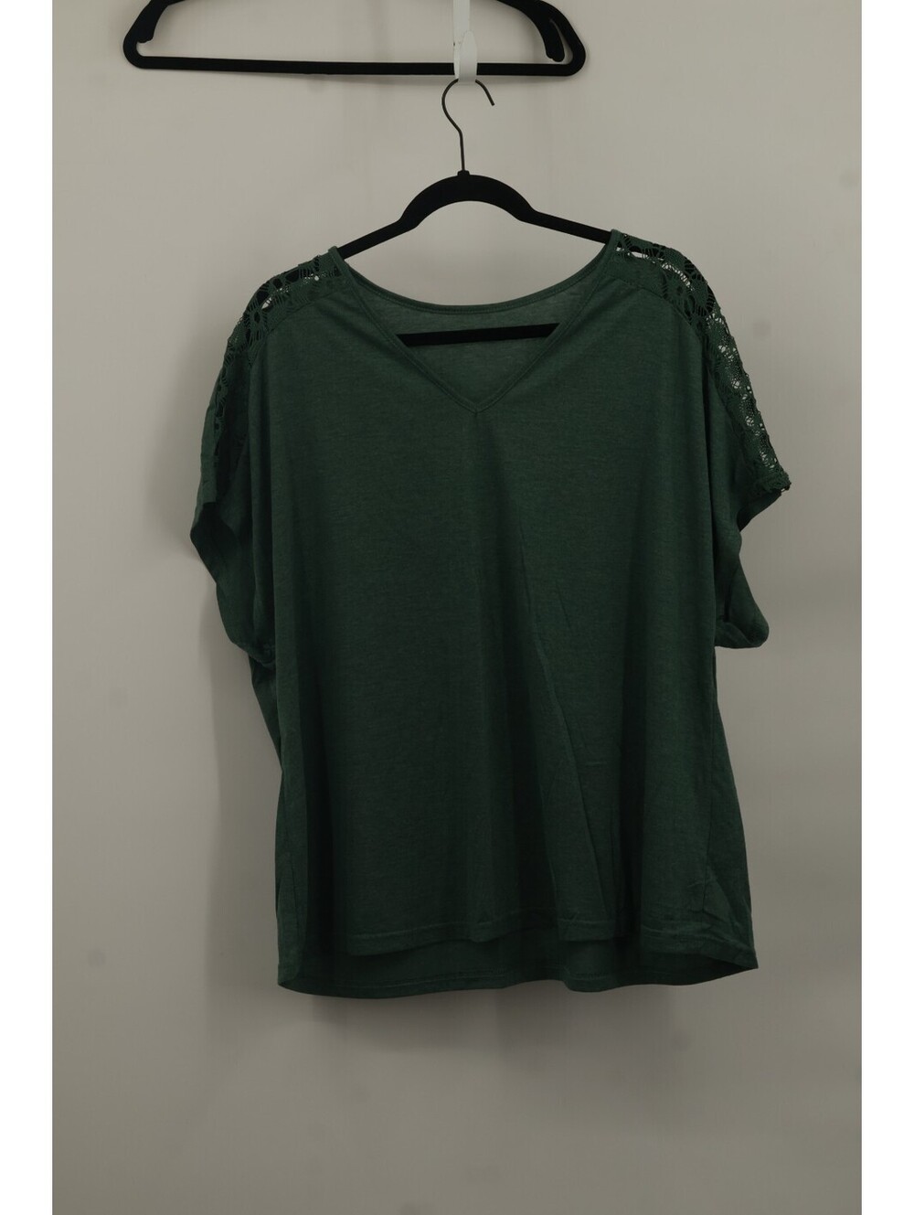 SHEIN Curve Women’s Plus Size 3XL Dark Green Lace Trim Short Sleeve V-Neck Top